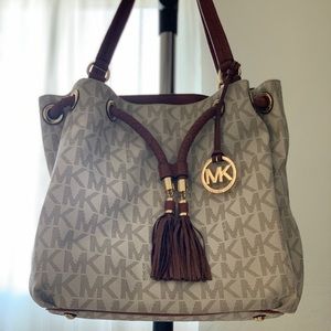 Micheal Kors Purse & Wallet